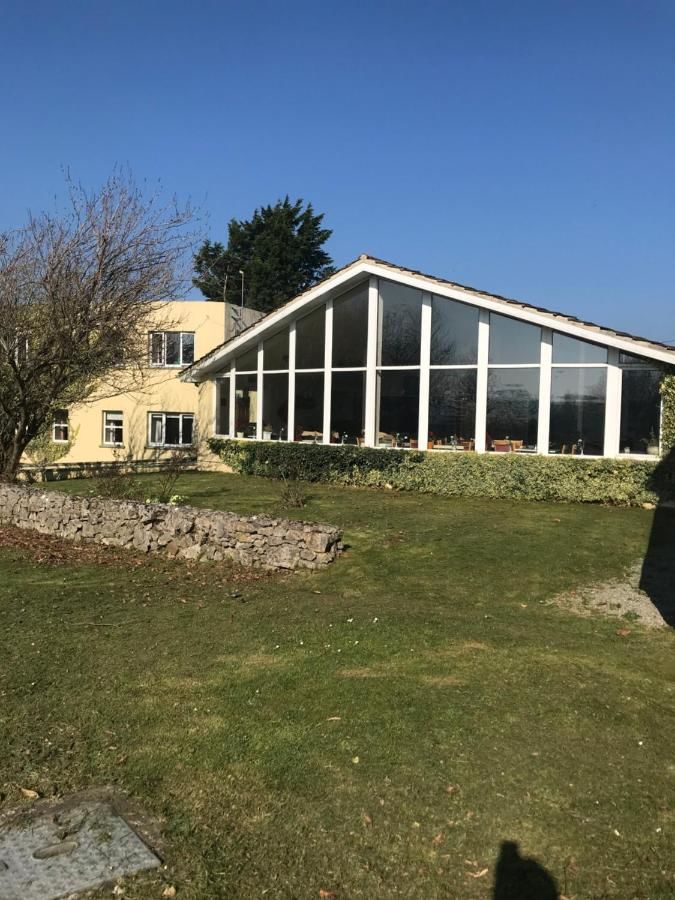 Отель Fernhill Lodge Carrigaline Корк-4