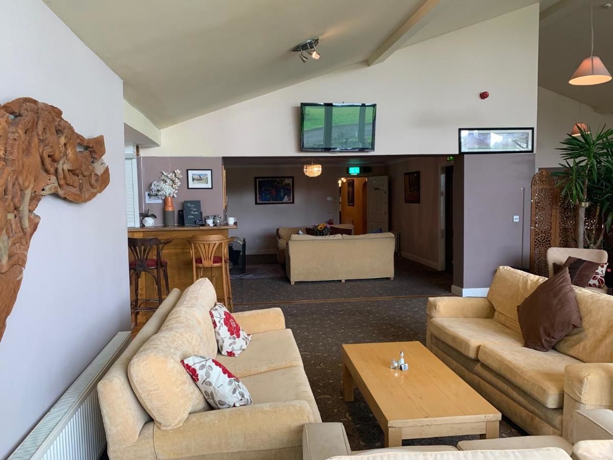 Отель Fernhill Lodge Carrigaline Корк-15