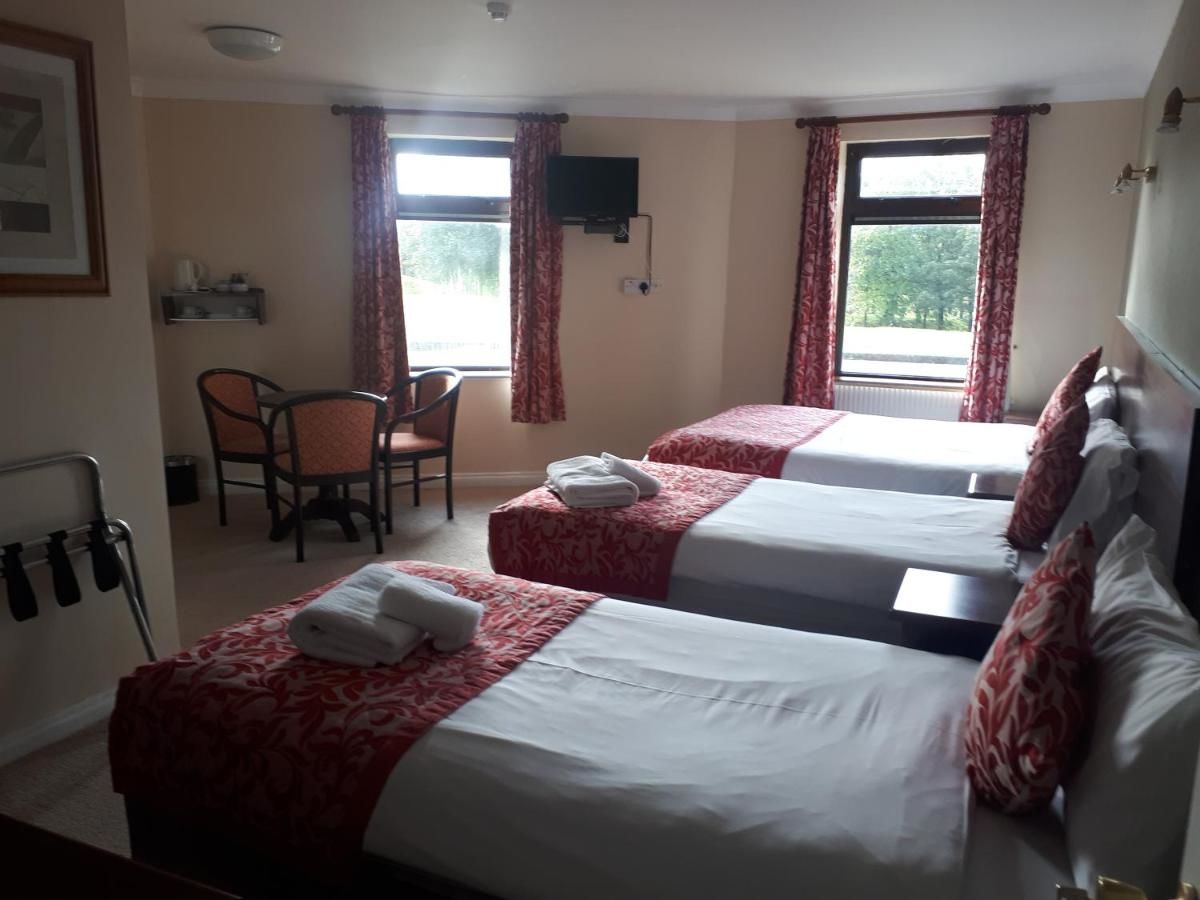 Отель Fernhill Lodge Carrigaline Корк-10