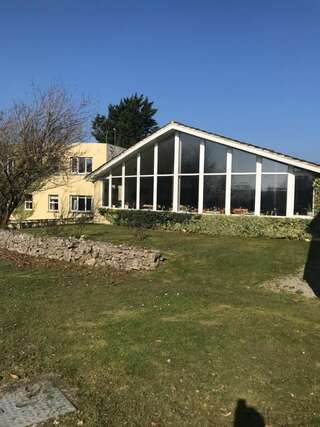 Отель Fernhill Lodge Carrigaline Корк-0