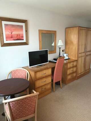 Отель Fernhill Lodge Carrigaline Корк Бюджетный двухместный номер с 1 кроватью или 2 отдельными кроватями-4