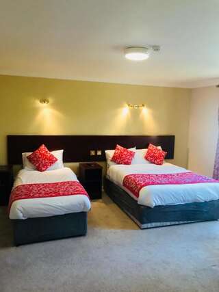 Отель Fernhill Lodge Carrigaline Корк Бюджетный двухместный номер с 1 кроватью или 2 отдельными кроватями-5